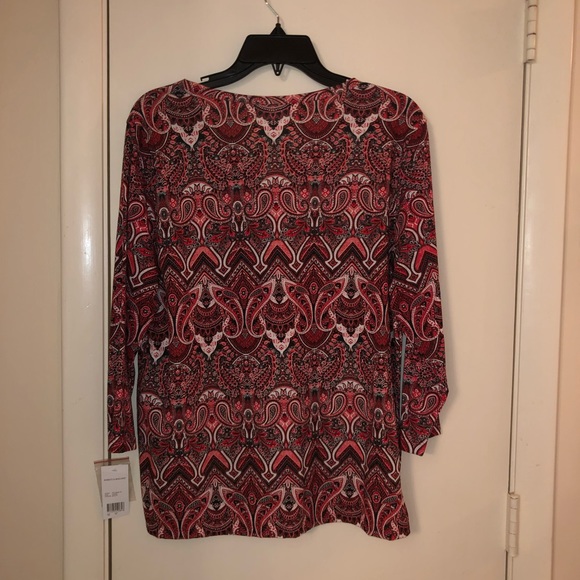 Patterned top size L NWT - Picture 2 of 3